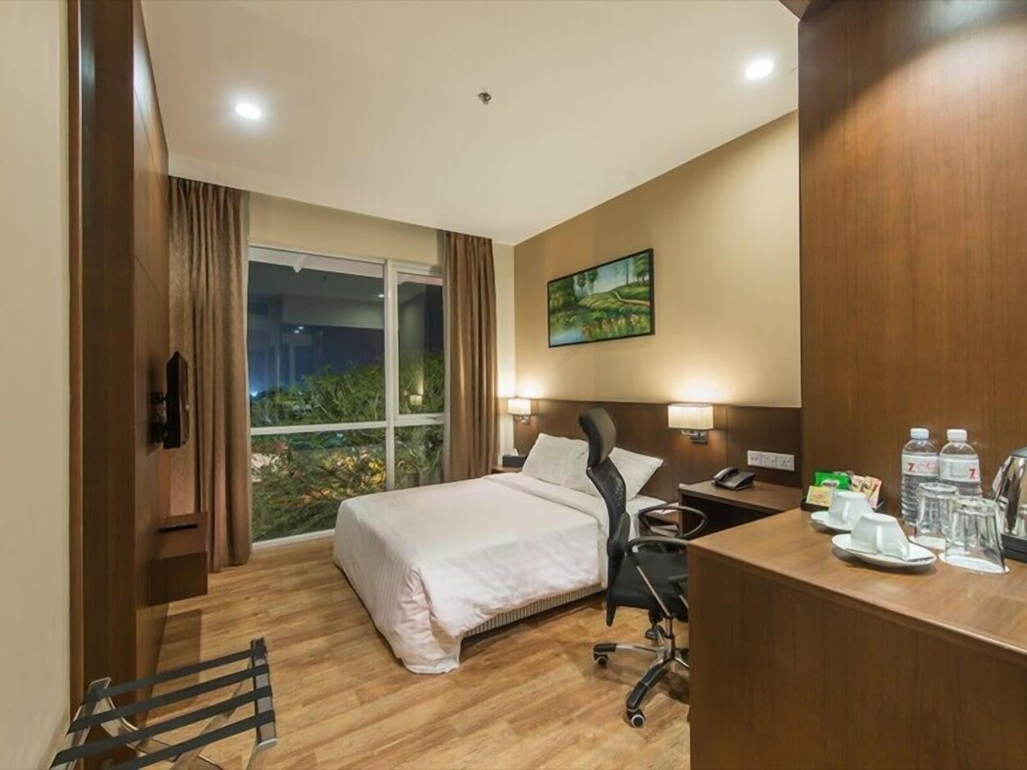 Keoja Hotel Kuala Belait Luaran gambar