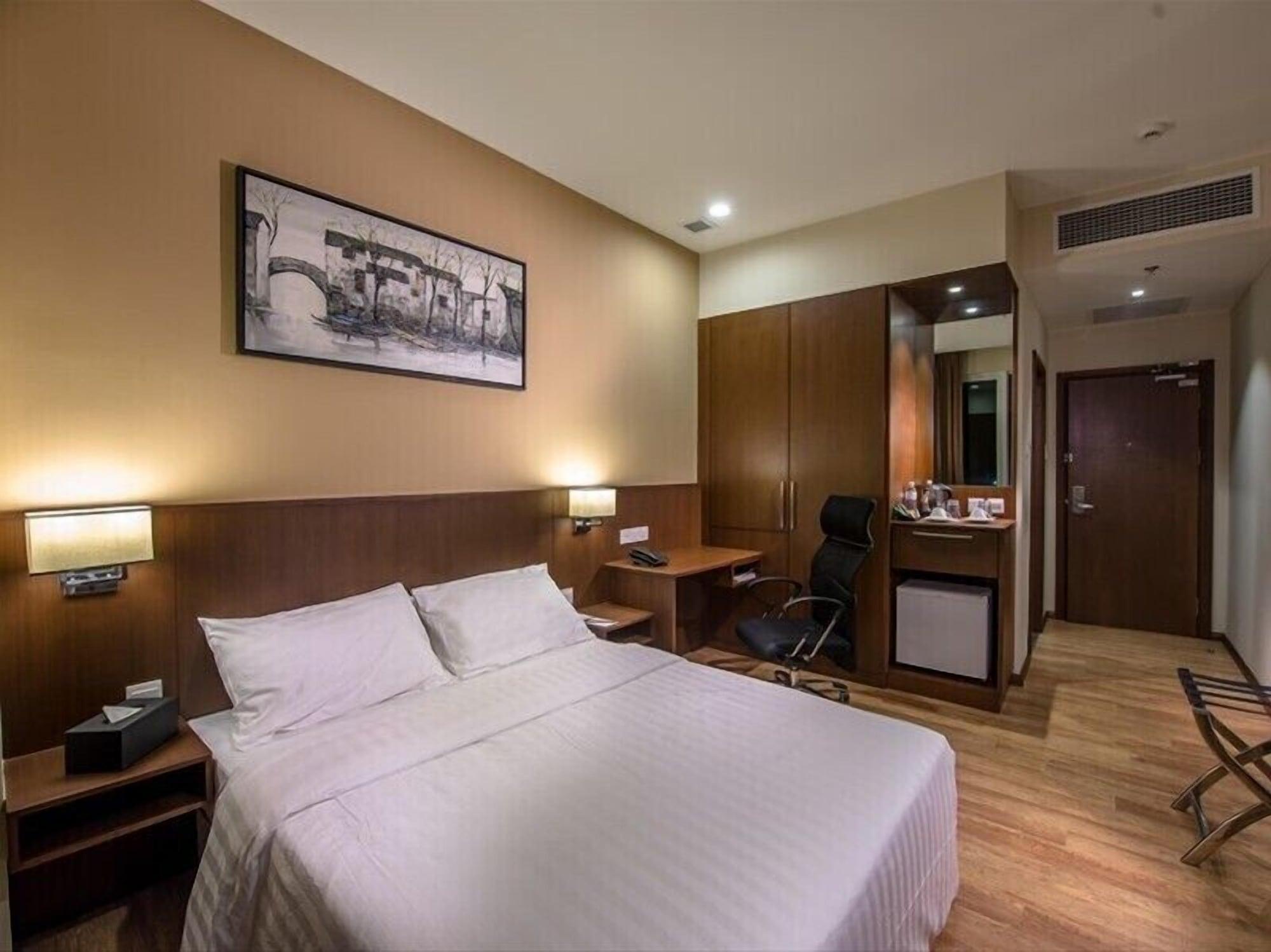 Keoja Hotel Kuala Belait Luaran gambar