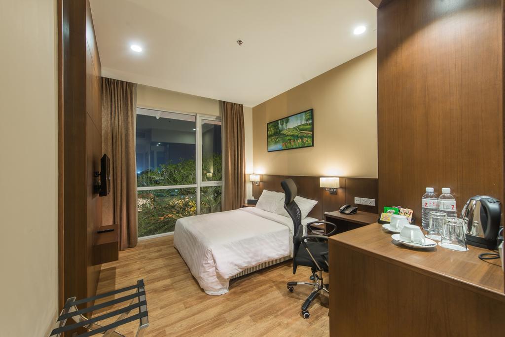 Keoja Hotel Kuala Belait Luaran gambar