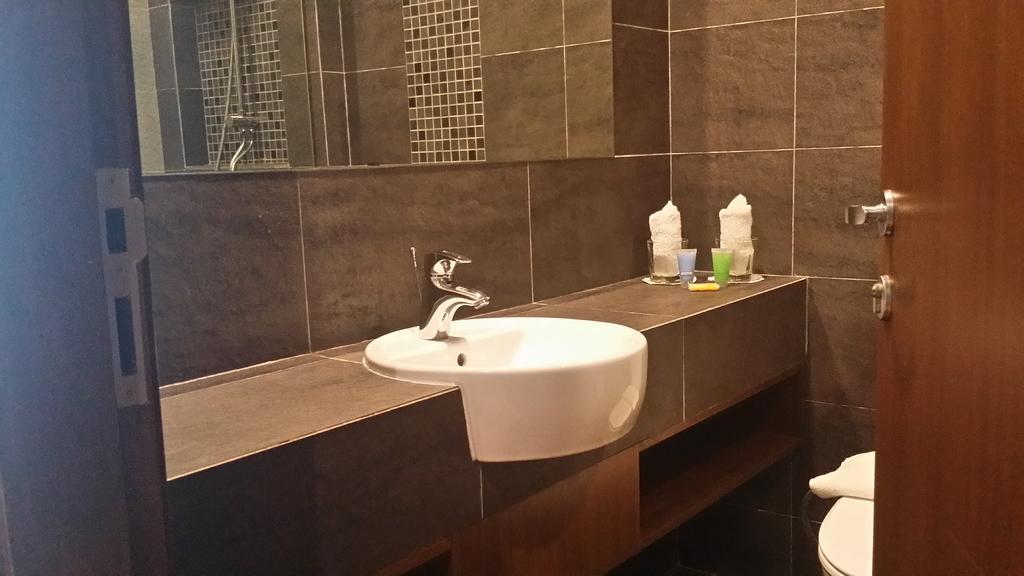 Keoja Hotel Kuala Belait Luaran gambar